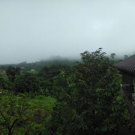 Hostel Banlung Mountain View Treks & Tours Exterior foto
