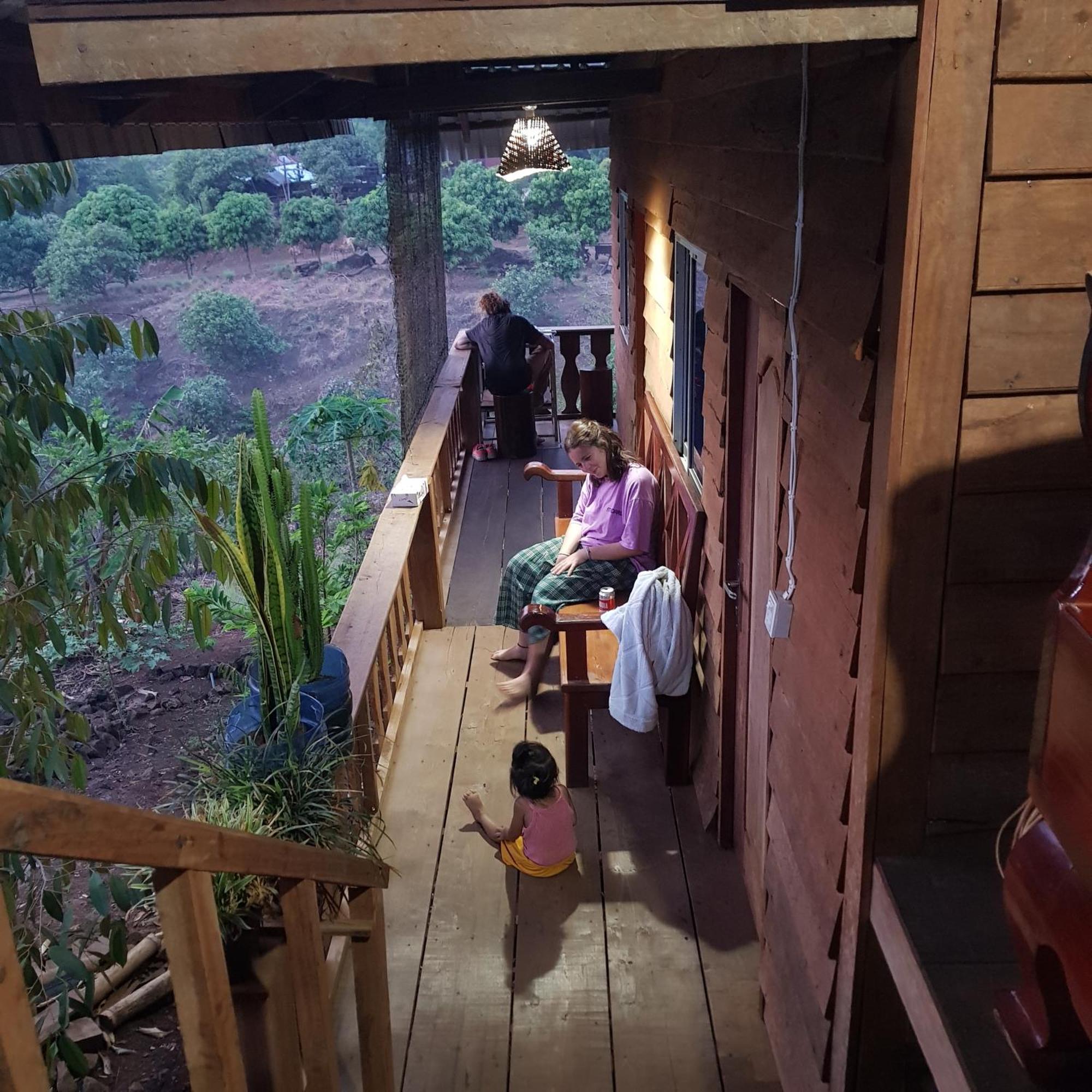 Hostel Banlung Mountain View Treks & Tours Exterior foto