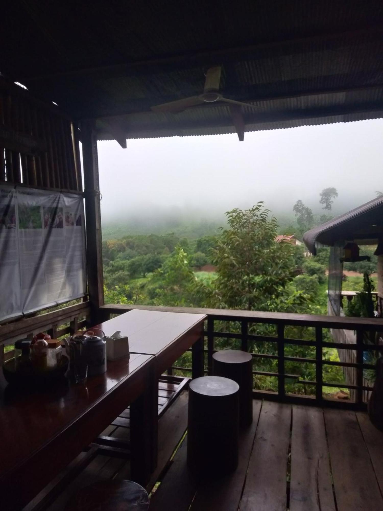 Hostel Banlung Mountain View Treks & Tours Exterior foto