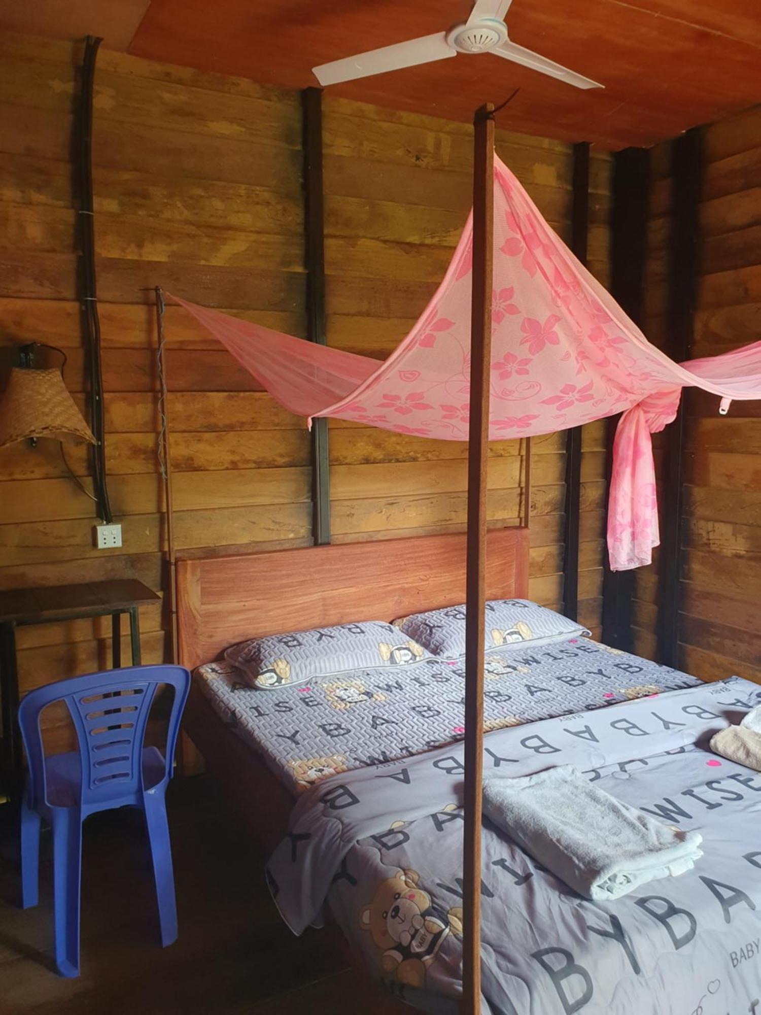 Hostel Banlung Mountain View Treks & Tours Exterior foto
